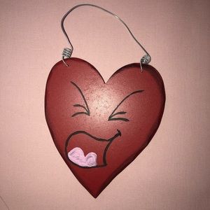 Screaming Love Handle